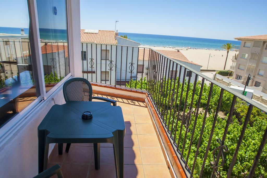 Hotel Comarruga Platja 外观 照片