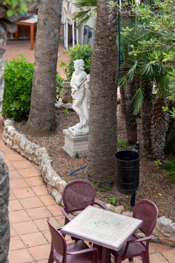 Hotel Comarruga Platja 外观 照片